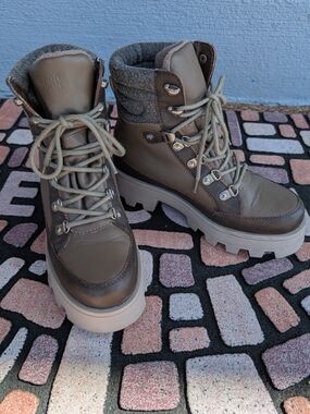 Waterproof Lug Sole Lace-Up Winter Boots